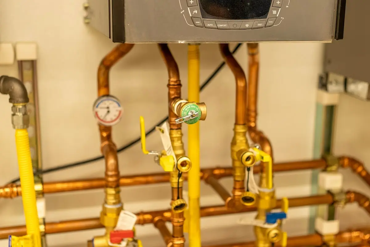 Licensed technician providing Pipe Repair for a homeowner in Gibsonton